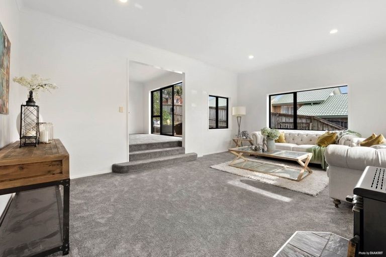 Photo of property in 11 Bob Charles Drive, Golflands, Auckland, 2013