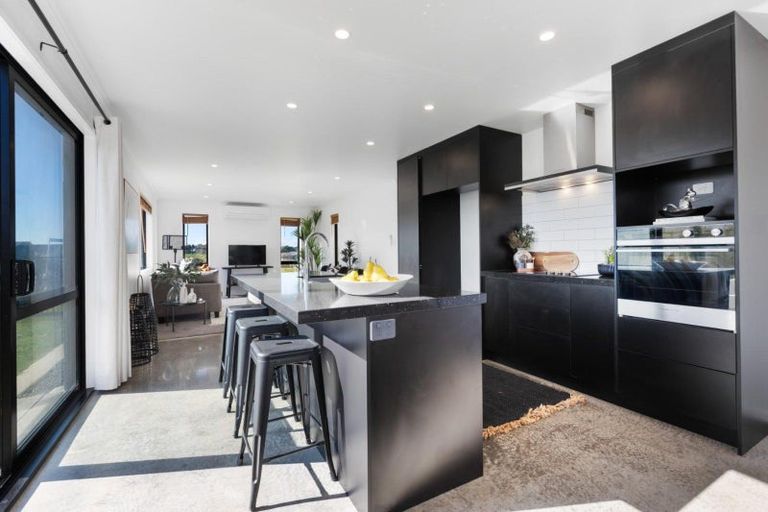 Photo of property in 13 Rua Place, Bell Block, New Plymouth, 4312