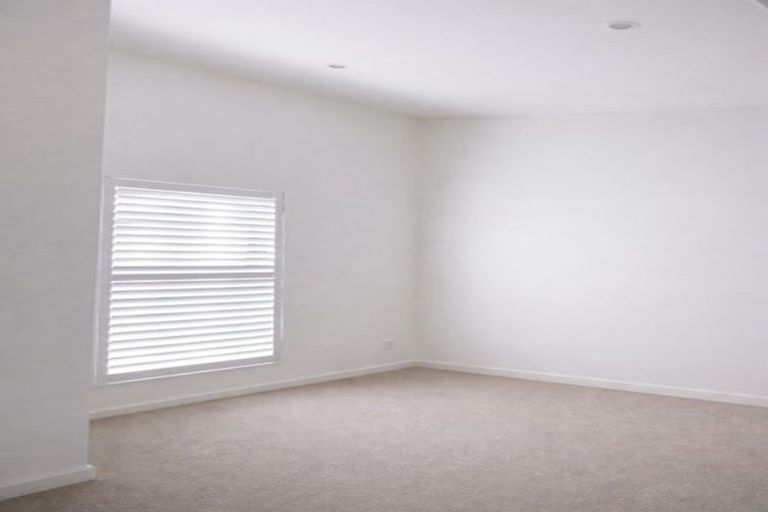 Photo of property in 30/82 East Coast Road, Milford, Auckland, 0620