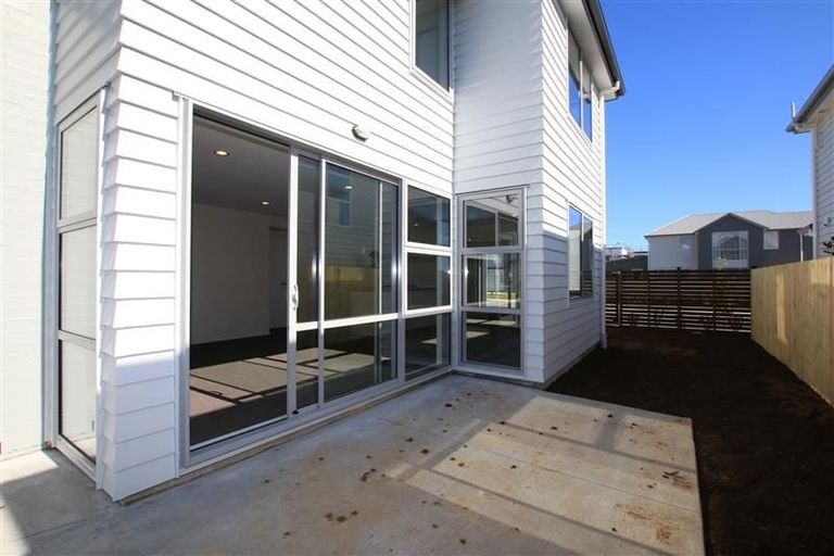 Photo of property in 15 Hakaro Way, Takanini, 2112