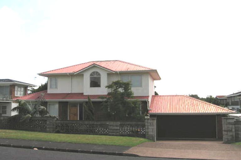 Photo of property in 8 Felgrove Street, Glendene, Auckland, 0602