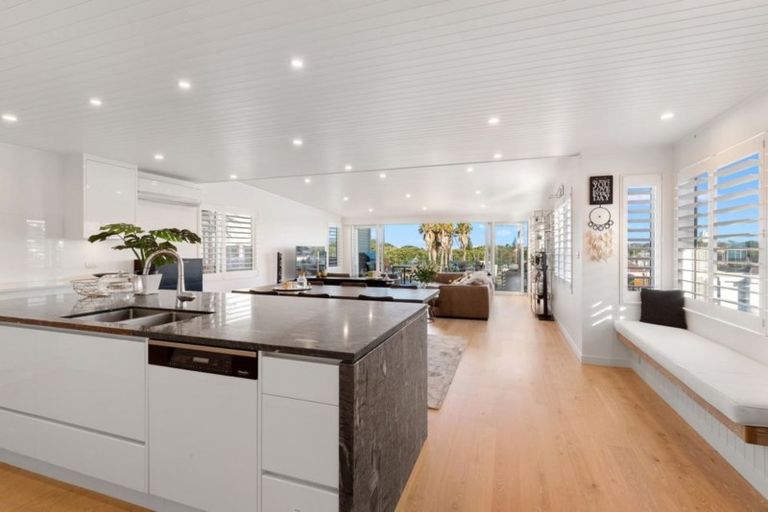 Photo of property in 9 Commodore Parry Road, Castor Bay, Auckland, 0620