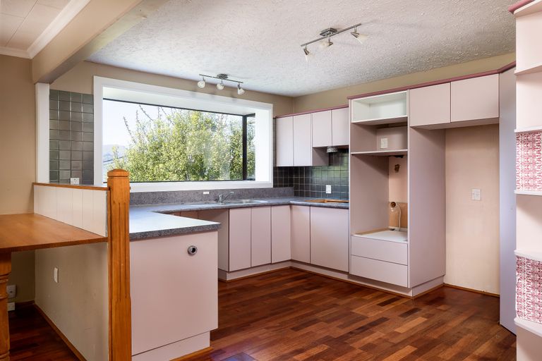 Photo of property in 27 Walkers Road, Lyttelton, 8082