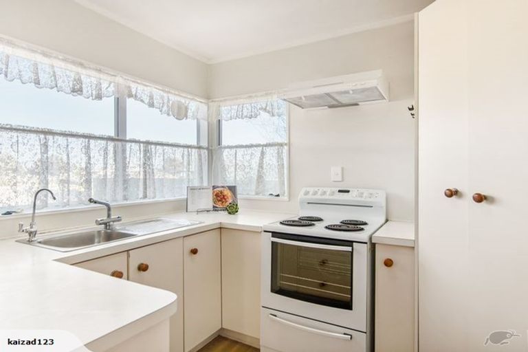 Photo of property in 27b Sutton Crescent, Papakura, 2110