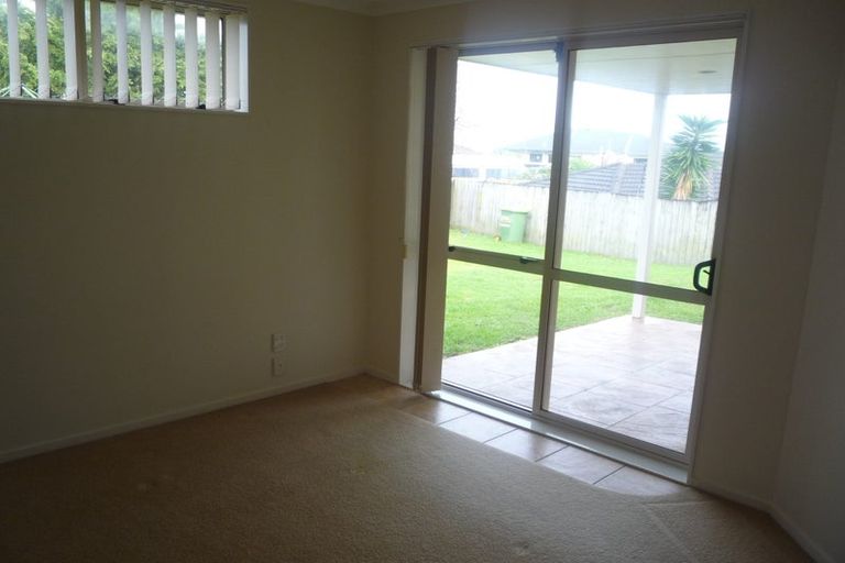 Photo of property in 8 Frederick Reece Drive, The Gardens, Auckland, 2105