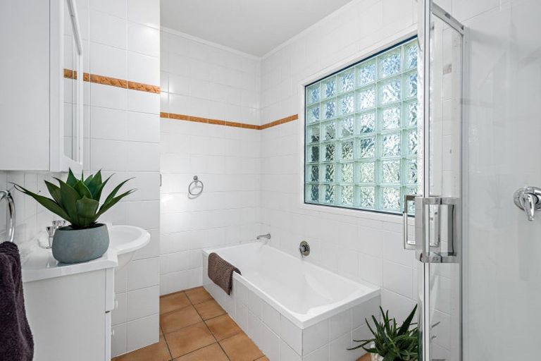 Photo of property in 12 Clinton Road, Tawharanui Peninsula, Warkworth, 0986