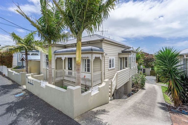 Photo of property in 96 Calliope Road, Stanley Point, Auckland, 0624
