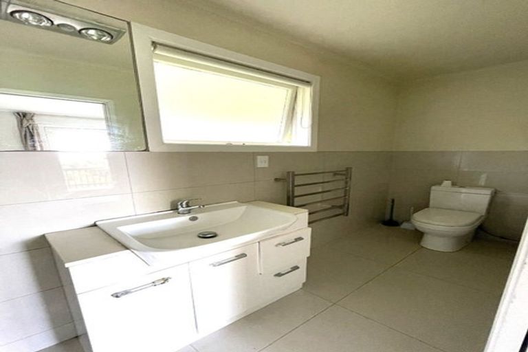 Photo of property in 100 Oakdale Road, Mount Roskill, Auckland, 1041