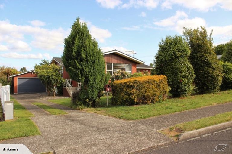 Photo of property in 3 Carter Drive, Pomare, Rotorua, 3015
