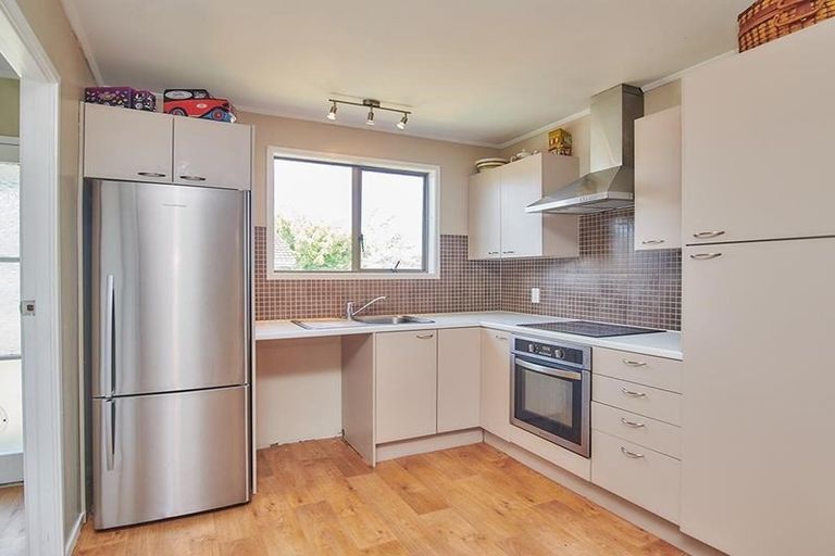 Photo of property in 14 Palmers Road, Clendon Park, Auckland, 2103