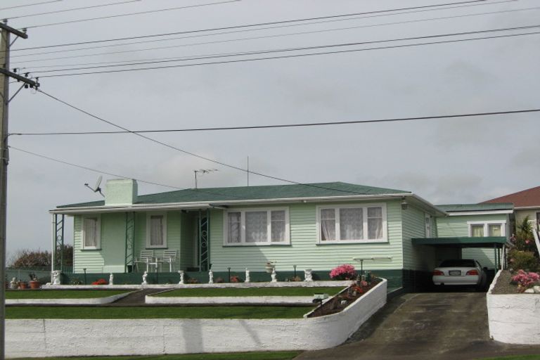 Photo of property in 9 Raleigh Street, Waitara, 4320