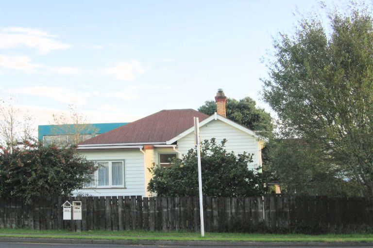 Photo of property in 282 West Coast Road, Glen Eden, Auckland, 0602