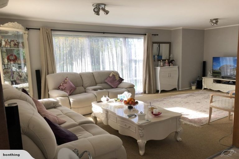 Photo of property in 10 Helvetia Drive, Browns Bay, Auckland, 0630