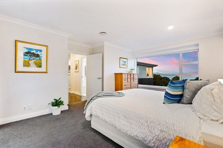 Photo of property in 37 Eastcliffe Road, Castor Bay, Auckland, 0620