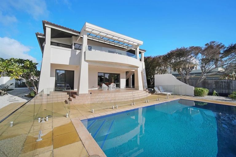 Photo of property in 12 Quedley Court, Eastern Beach, Auckland, 2012