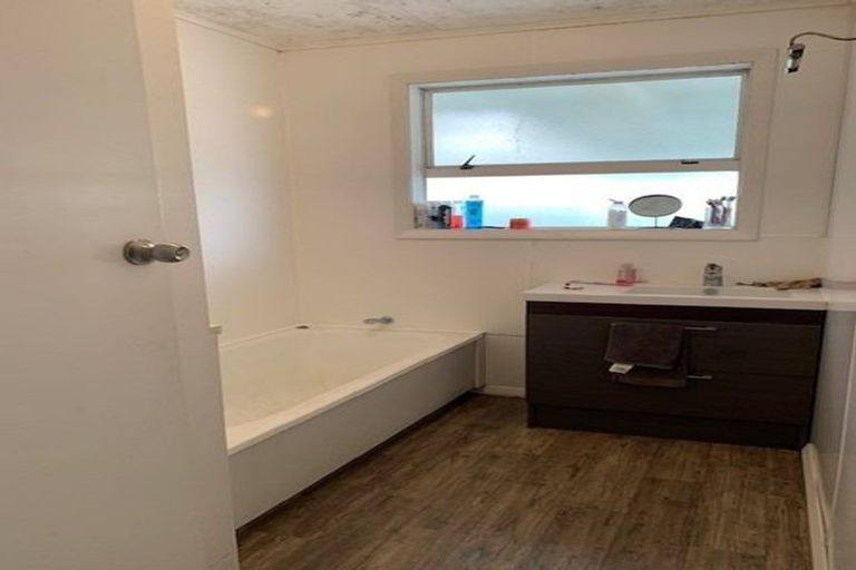 Photo of property in 58 Hokio Beach Road, Levin, 5510