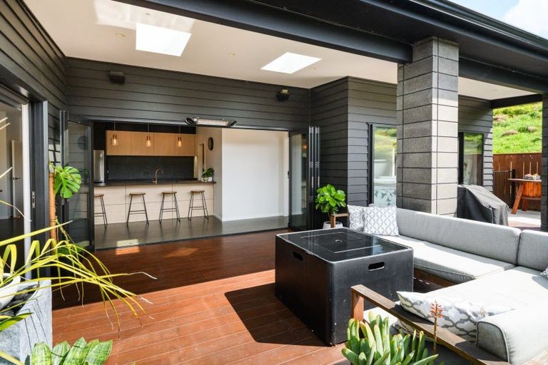 Photo of property in 35 Freedom Drive, Kelvin Grove, Palmerston North, 4414