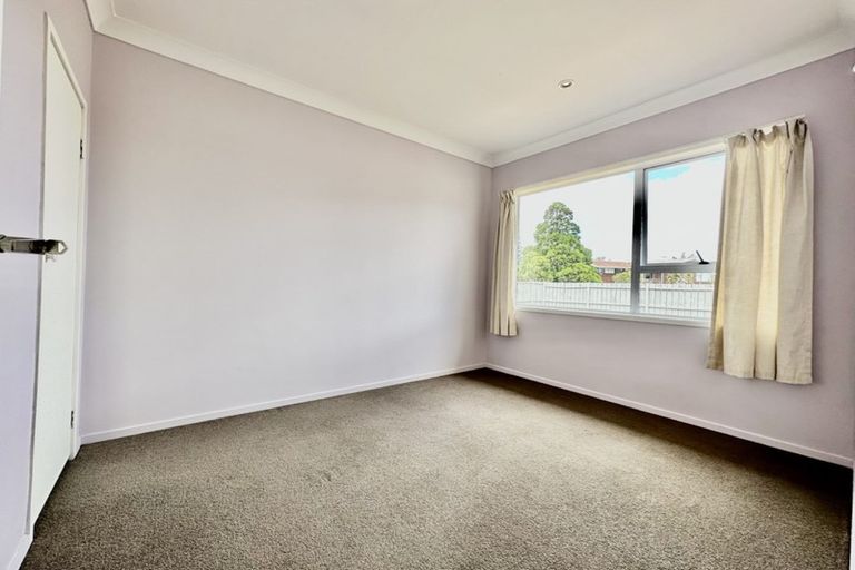 Photo of property in 54 Edgewater Drive, Pakuranga, Auckland, 2010