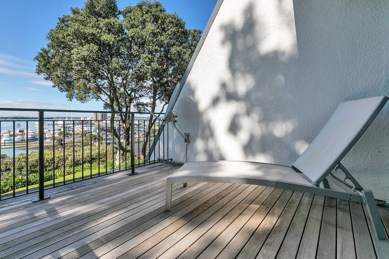 Photo of property in 2/7 London Street, Saint Marys Bay, Auckland, 1011