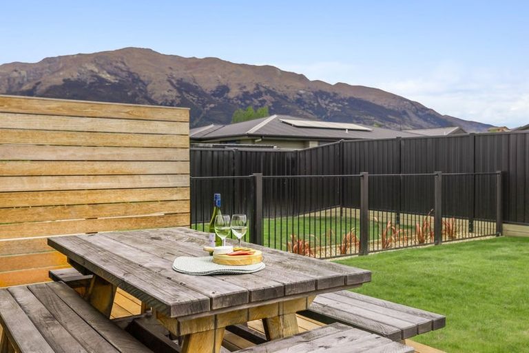 Photo of property in 9 Brewster Crescent, Lake Hawea, Wanaka, 9382