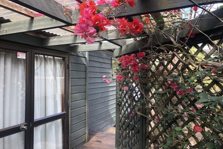 Photo of property in 2/69 Saddleback Rise, Murrays Bay, Auckland, 0630