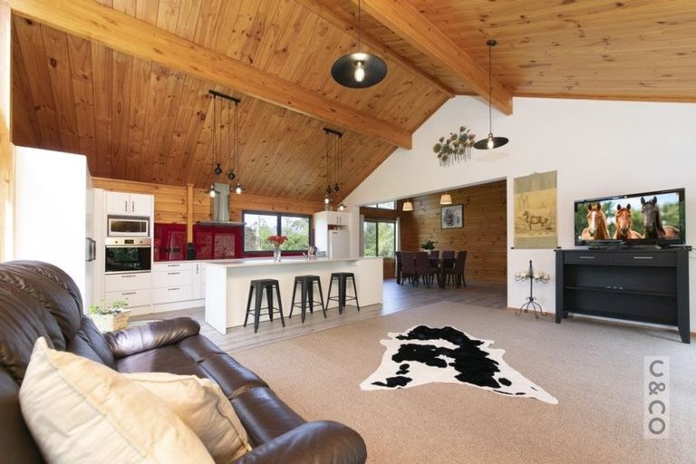 Photo of property in 10 Taha Road, Waimauku, 0881