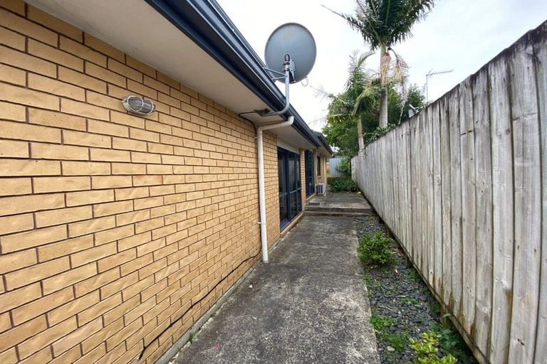 Photo of property in 44 Larne Avenue, Pakuranga Heights, Auckland, 2010