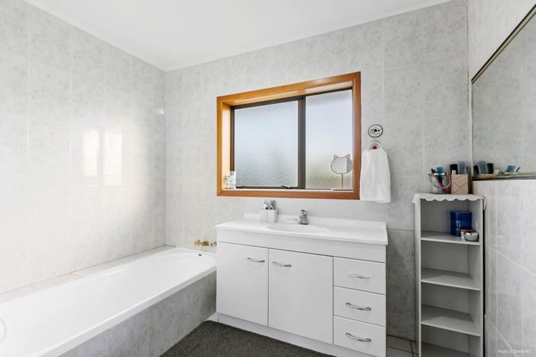 Photo of property in 65 Macleans Road, Bucklands Beach, Auckland, 2014