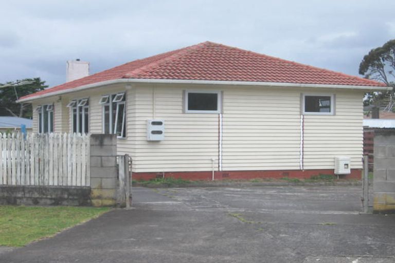 Photo of property in 15 Blenheim Street, Glenfield, Auckland, 0629