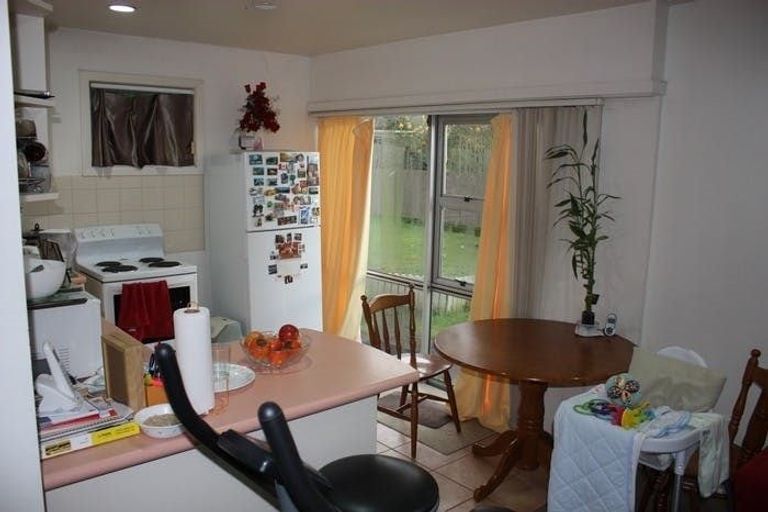 Photo of property in 188 Sunnynook Road, Totara Vale, Auckland, 0627