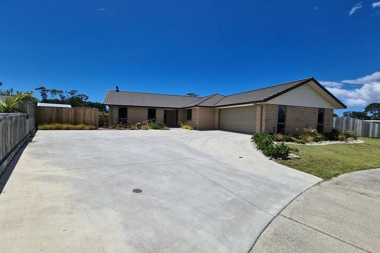 Photo of property in 134 Kelly Jade Avenue, Matarangi, Whitianga, 3592