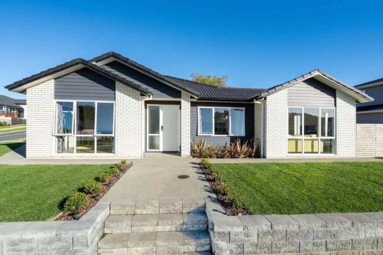 Photo of property in 2 Will Street, Huapai, Kumeu, 0810