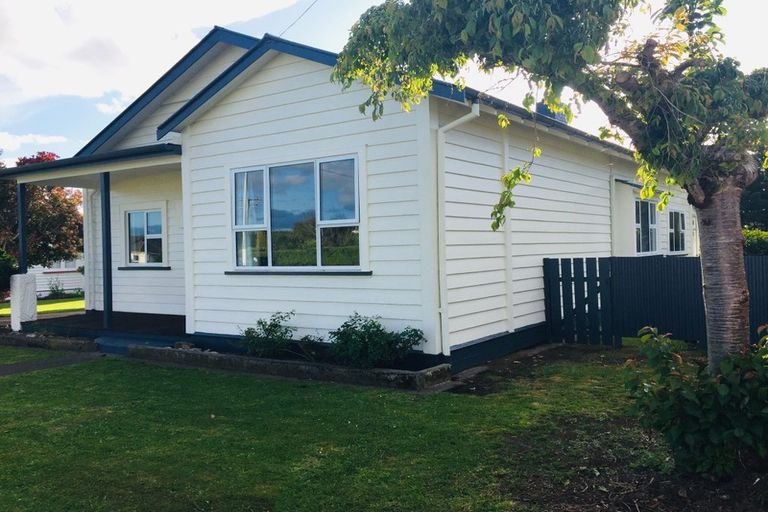 Photo of property in 37 Fox Street, Woodville, 4920