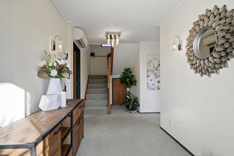 Photo of property in 2/983 Beach Road, Torbay, Auckland, 0630