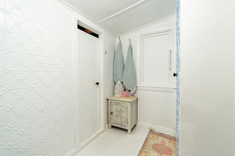 Photo of property in 7 Moore Street, Milton, 9220