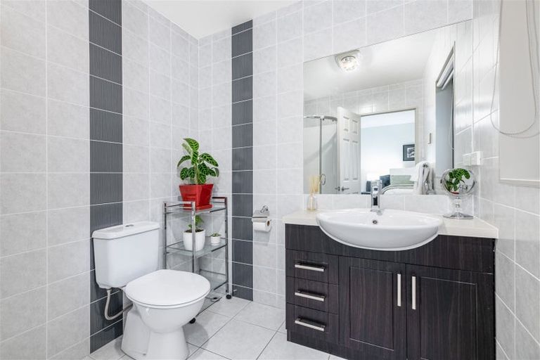 Photo of property in 6 Leafield Crescent, Henderson, Auckland, 0612