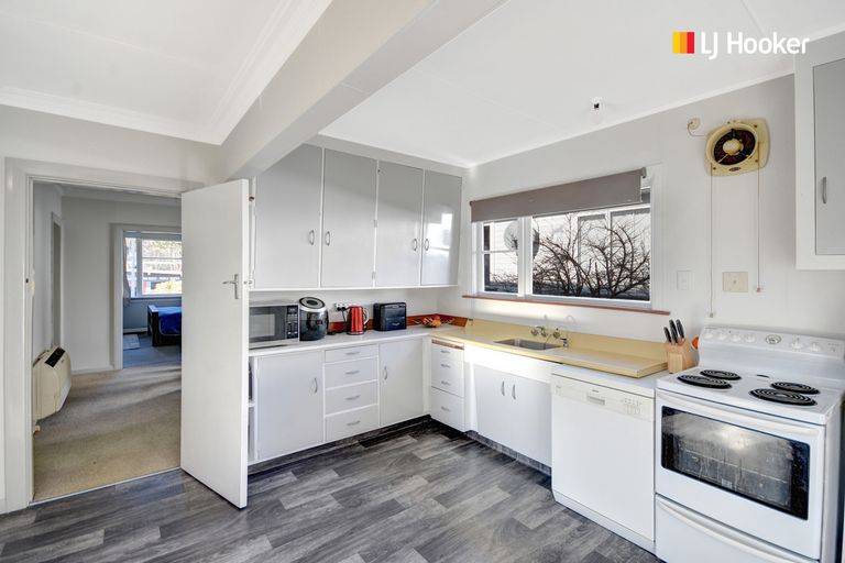 Photo of property in 322 Kaikorai Valley Road, Bradford, Dunedin, 9011