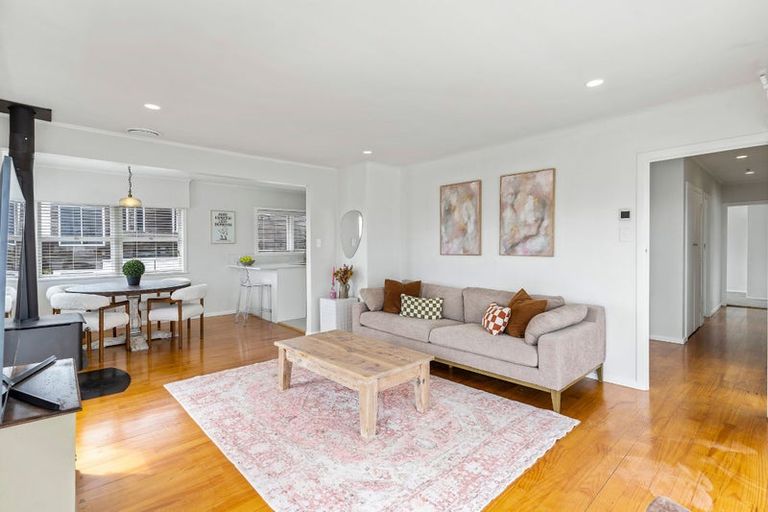 Photo of property in 3 Mayall Avenue, Beach Haven, Auckland, 0626