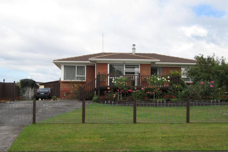 Photo of property in 10 Foyle Place, Glendene, Auckland, 0602