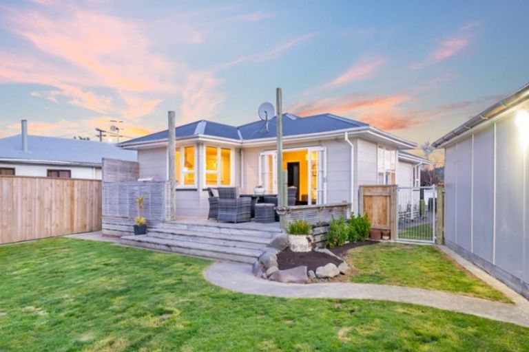 Photo of property in 11 Hector Grove, Trentham, Upper Hutt, 5018