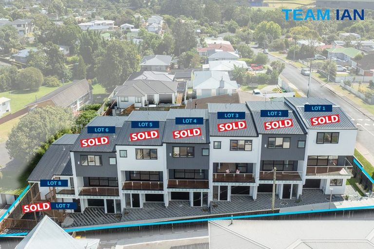 Photo of property in 8/18 Sylvan Crescent, Te Atatu South, Auckland, 0610