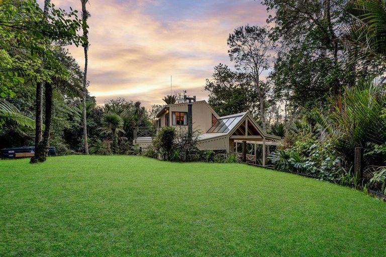 Photo of property in 576c South Titirangi Road, Titirangi, Auckland, 0604