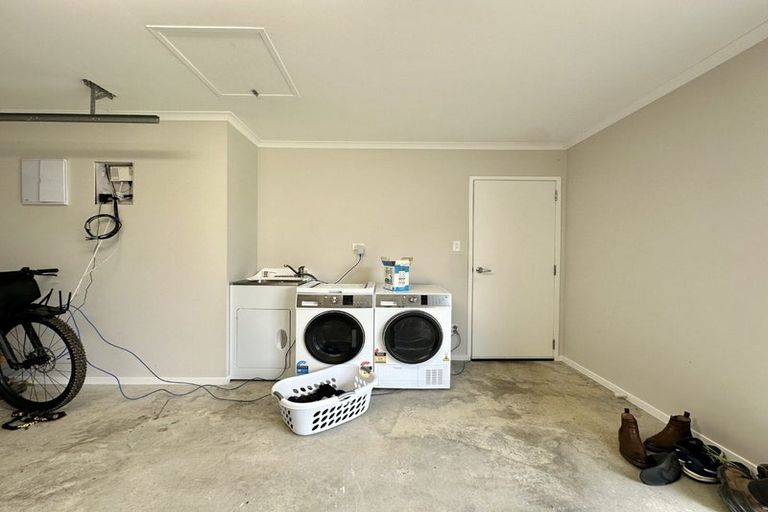 Photo of property in 6 Cory Jane Grove, Riverstone Terraces, Upper Hutt, 5018