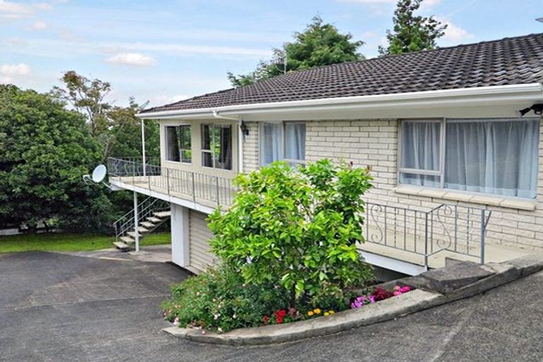 Photo of property in 2/12 Lydia Avenue, Northcote, Auckland, 0627