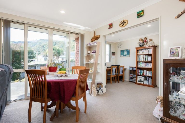 Photo of property in 253b Waikawa Road, Waikawa, Picton, 7220