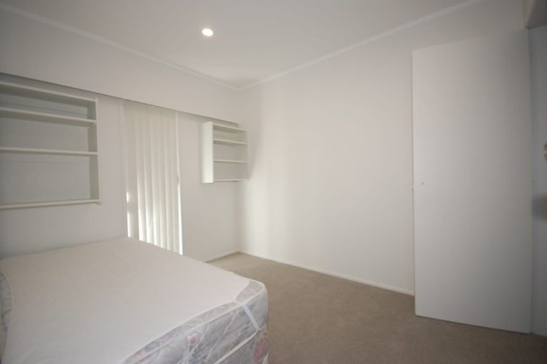 Photo of property in 1/52 Knightsbridge Drive, Forrest Hill, Auckland, 0620