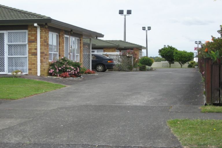 Photo of property in 2/106 Edinburgh Street, Pukekohe, 2120