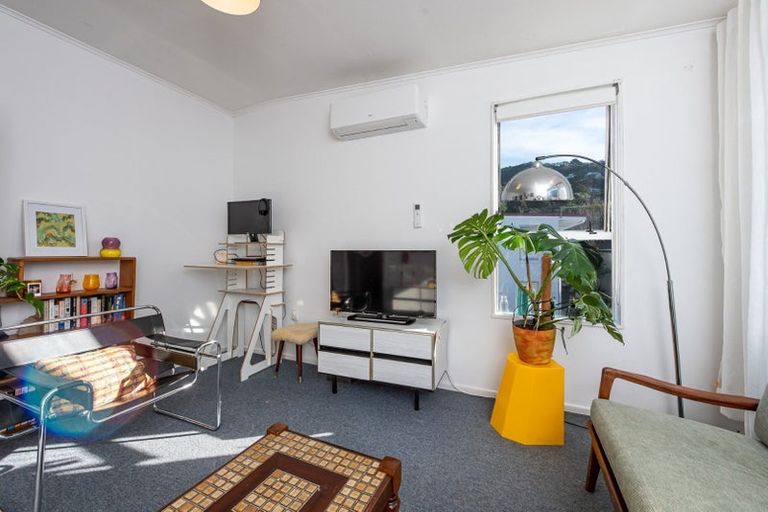 Photo of property in 2/72 Freyberg Street, Lyall Bay, Wellington, 6022