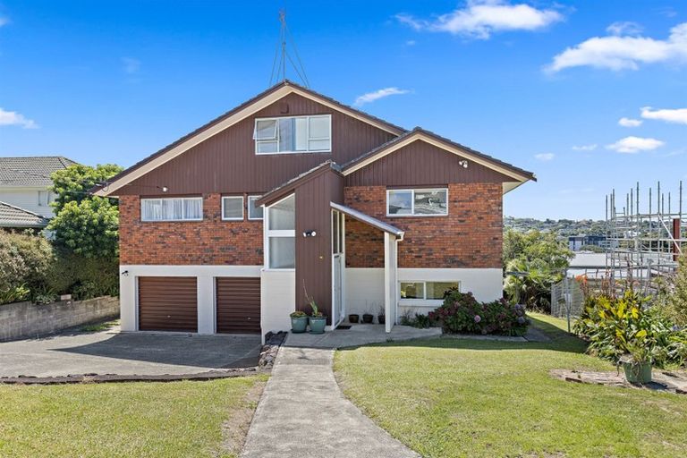 Property details for 2/12 Beechwood Road, Rothesay Bay, Auckland, 0630