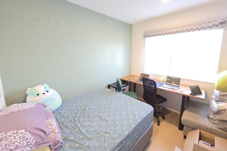 Photo of property in 37a La Trobe Street, Pakuranga Heights, Auckland, 2010